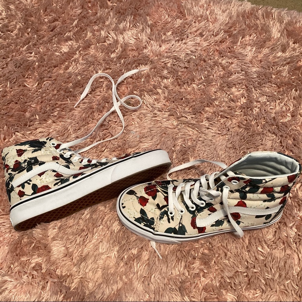 💜RARE Vans Sk8-Hi Roses Sand Dollar